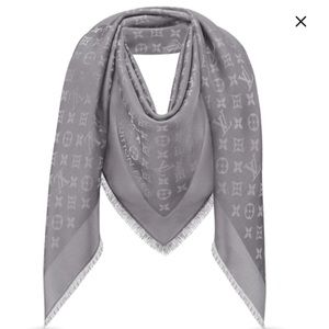 Louis Vuitton shine shawl